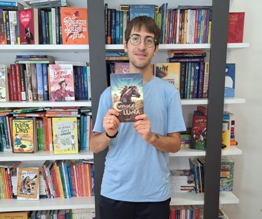 Ad Alba Luca Casetta presenta il libro "Cavalca con la luna"