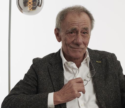 Il cantautore e scrittore Roberto Vecchioni, atteso ad Alba lunedì 28 novembre