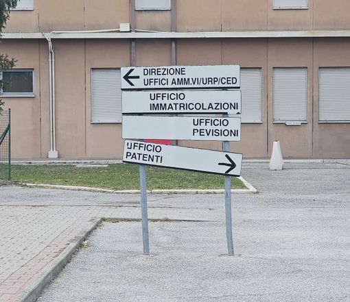 Motorizzazione di Cuneo, Ufficio patenti aperto sei ore a settimana: la lettera di un cittadino esasperato