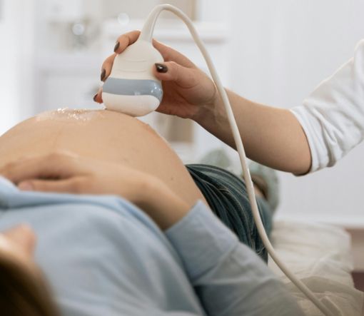 Soldi per chi rinuncia all'aborto, successo per il bando Vita Nascente. Marrone: "Realtà batte ideologia"