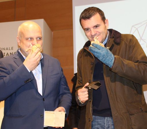 Il ministro Centinaio con il sindaco Marello