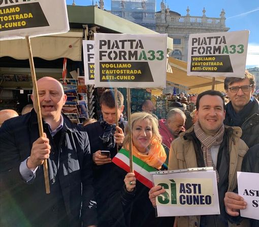 Alla manifestazione "Si Tav" di Torino anche i promotori della petizione per il completamento dell'Asti-Cuneo