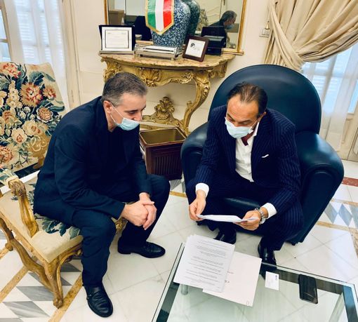 Franco Graglia in ufficio con Alberto Cirio