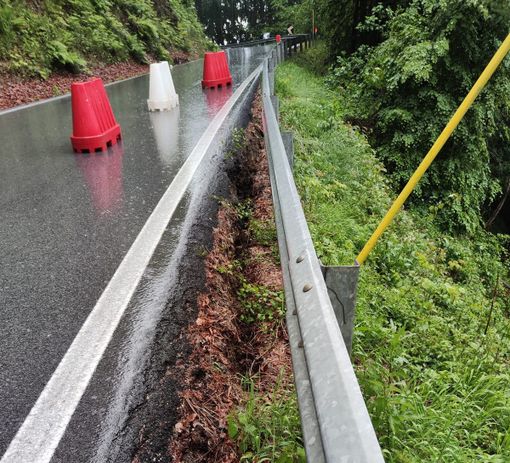 Frane e allagamenti: disagi alla viabilità, prime strade chiuse in Granda