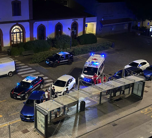 Smentite le voci riguardanti un accoltellamento avvenuto all’interno della discoteca di via Dalla Chiesa. Nella foto, circolata sui social, i controlli in piazza Trento e Trieste, presso la stazione ferroviaria, tra quelle interessate dall'operazione
