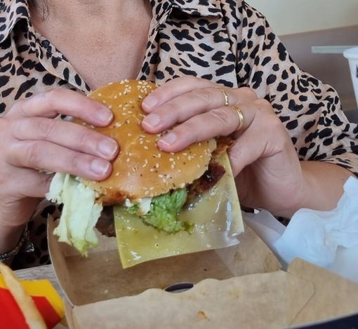 Passato il Cheeseburger day, ma non la voglia del suo gusto inconfondibile Passato il Cheeseburger day, ma non la voglia del suo gusto inconfondibile