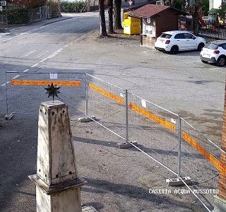 La casetta dell'acqua del Mussotto inquadrata dalla telecamera comunale