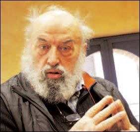 Don Valentino Cattaneo, per decenni un punto di riferimento per i giovani e i bisognosi di Alba e territorio Don Valentino Cattaneo, per decenni un punto di riferimento per i giovani e i bisognosi di Alba e territorio