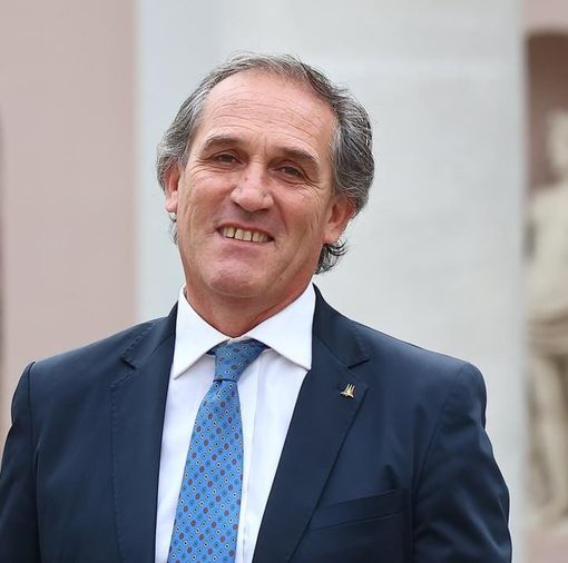 Roberto Menia, vicepresidente della Commissione Affari Esteri e Difesa del Senato Roberto Menia, vicepresidente della Commissione Affari Esteri e Difesa del Senato