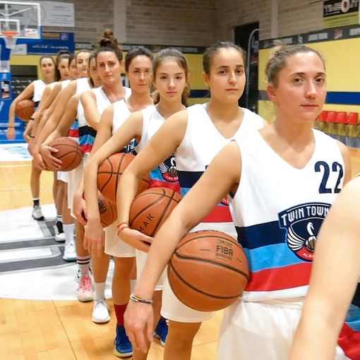 “Twin Towns” in campo: al debutto la senior femminile del Langhe Roero Basketball