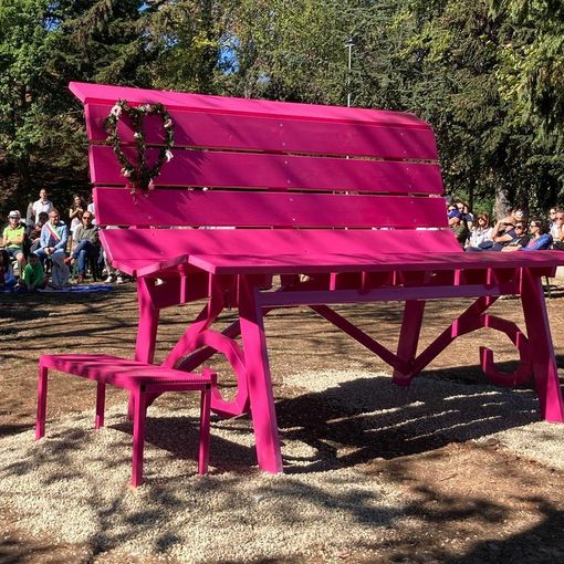La big bench dell'associazione La cura nello Sguardo a Busca