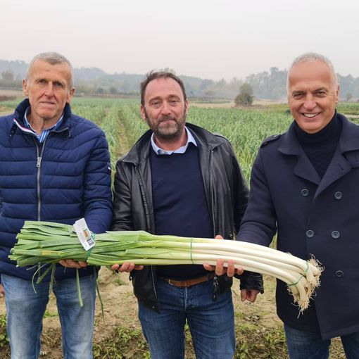In foto il presidente della Pro Loco Amici di Cervere Giovanni Rinero, il sindaco Corrado Marchisio, e il presidente del Consorzio Giorgio Maria Bergesio In foto il presidente della Pro Loco Amici di Cervere Giovanni Rinero, il sindaco Corrado Marchisio, e il presidente del Consorzio Giorgio Maria Bergesio