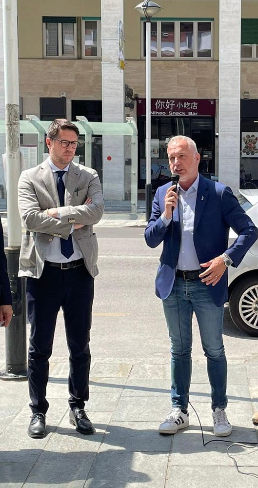 Il Sottosegretario all'Interno Nicola Molteni con il senatore Giorgio Maria Bergesio Il Sottosegretario all'Interno Nicola Molteni con il senatore Giorgio Maria Bergesio