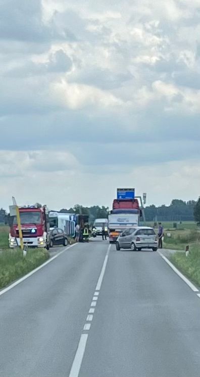 Camion fuori strada e ribaltato sulla strada provinciale 589 a Revello nel primo pomeriggio Camion fuori strada e ribaltato sulla strada provinciale 589 a Revello nel primo pomeriggio