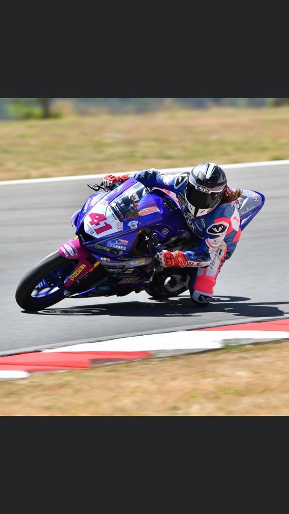 Arianna impegnata a Rijeka con la Yamaha 300