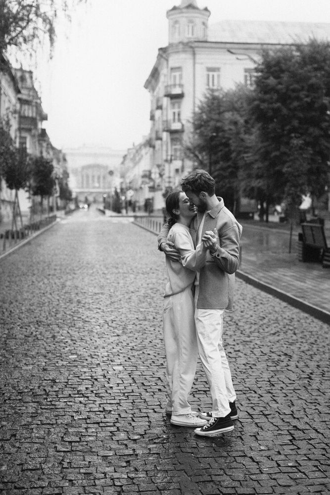 Cerchi una relazione duratura? Ecco gli annunci per single di questa settimana