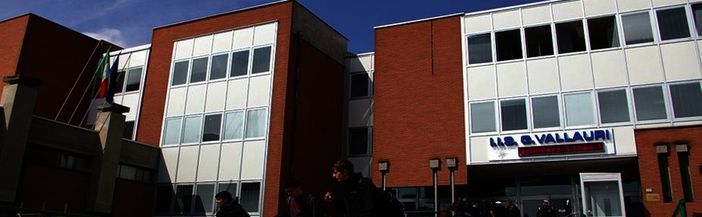 Fossano, l’Istituto Vallauri pronto alla ripartenza, il dirigente scolastico Cortese: “I ragazzi hanno davvero voglia di tornare in classe”