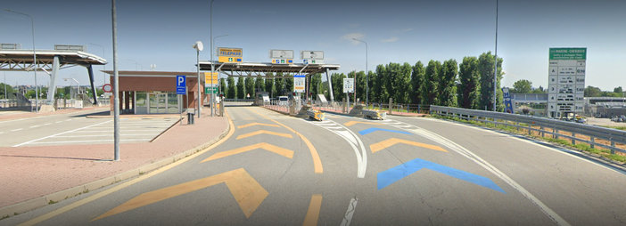 Il casello di Cherasco che verrà dismesso