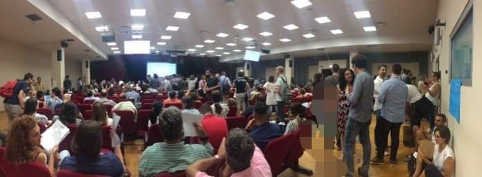 La lunga notte dei precari delle scuole superiori: dalle 9 di ieri a questa mattina per una cattedra La lunga notte dei precari delle scuole superiori: dalle 9 di ieri a questa mattina per una cattedra