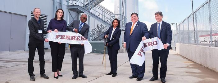 L'inaugurazione dello stabilimento a Bloomington
