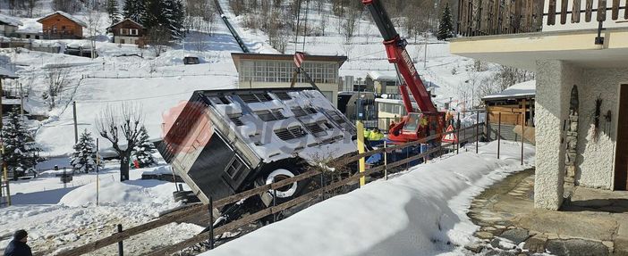 Recuperato il mezzo ribaltato sulla Statale 21: strada riaperta al traffico