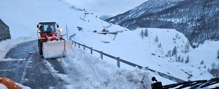 I lavori di sgombero dopo la valanga del 27 marzo