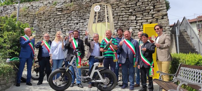 Cossano Belbo, inaugurata la postazione di ricarica per le bici a pedalata assistita