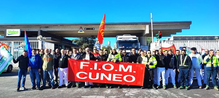 Il presidio tenuto oggi alla Valeo di Mondovì