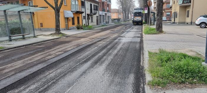 Mezzi al lavoro da questa mattina in corso Bra