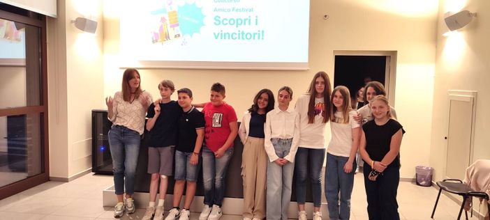 Ceresole d'Alba, classe delle medie vince concorso nazionale di maratona di "Maratona di lettura" Ceresole d'Alba, classe delle medie vince concorso nazionale di maratona di "Maratona di lettura"