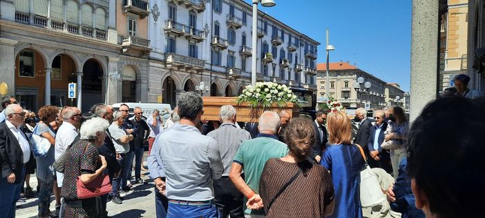 Cuneo dà l'ultimo saluto ad Aurelia Della Torre "simbolo dell'emancipazione femminile, donna solare, discreta buona e appassionata" Cuneo dà l'ultimo saluto ad Aurelia Della Torre "simbolo dell'emancipazione femminile, donna solare, discreta buona e appassionata"