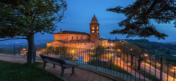 Un percorso in ventisei tappe svela Diano d'Alba e le sue bellezze al pubblico Un percorso in ventisei tappe svela Diano d'Alba e le sue bellezze al pubblico