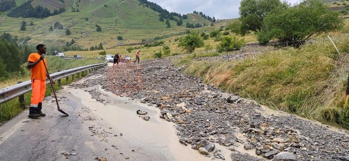 Violento temporale sul Colle della Maddalena: tre frane, circolazione interrotta, mezzi e persone bloccati [FOTO]