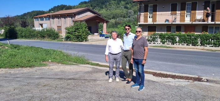 Dogliani, la Provincia effettua sopralluogo con l’amministrazione comunale per verificare alcune criticità legate alla viabilità Dogliani, la Provincia effettua sopralluogo con l’amministrazione comunale per verificare alcune criticità legate alla viabilità
