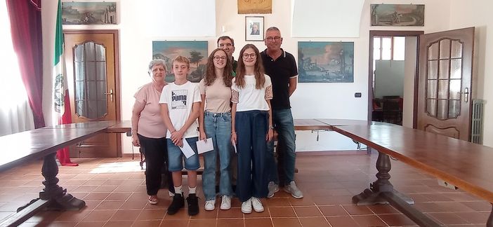Sanfrè, il sindaco ha incontrato gli studenti che si sono distinti per meriti scolastici
