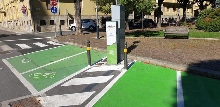 In Granda aumentano le auto elettriche. Il problema è dove ricaricarle