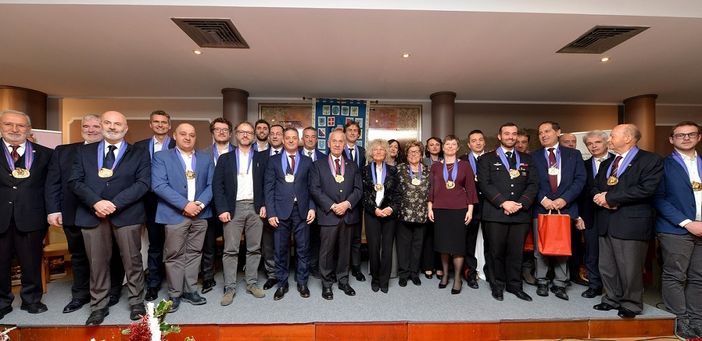 I cavalieri del Roero festeggiano la tradizionale Vijà ‘d Natal