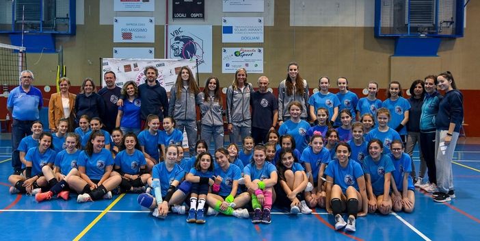 La Bosca S. Bernardo Cuneo al Palazzetto dello Sport di Dogliani, testimonial del progetto #Wearefamilydogliani La Bosca S. Bernardo Cuneo al Palazzetto dello Sport di Dogliani, testimonial del progetto #Wearefamilydogliani