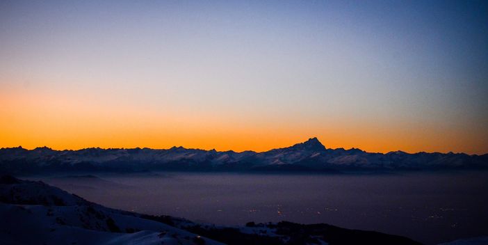 Il calar del sole a Prato Nevoso diventa un rito: si potrà ammirare a 2000 metri mentre tramonta dietro le Alpi