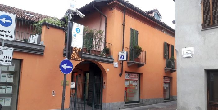 Addio "varco attivo": Alba modificherà i tabelloni elettronici agli accessi della Ztl