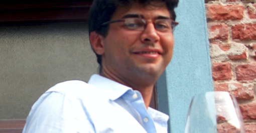 Fabio Pezzuto, 42 anni, titolare di un'azienda vitivinicola a Vezza d'Alba