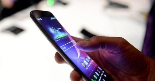 Studenti piemontesi "schiavi" del cellulare? Il 52% non spegne mai il proprio smartphone Studenti piemontesi "schiavi" del cellulare? Il 52% non spegne mai il proprio smartphone