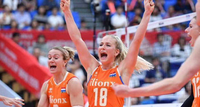 Un'esultanza di Marrit Jasper in maglia orange (credit FIVB)