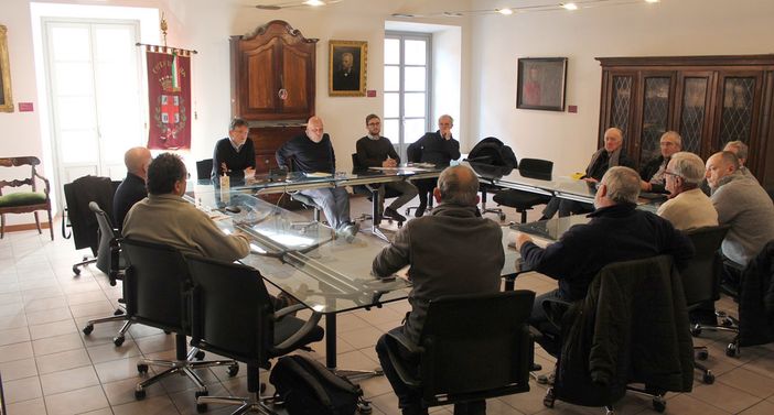 Un momento del confronto tra l'Amministrazione e i vertici dei comitati di quartiere cittadini