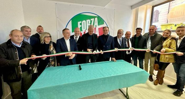 Inaugurata la sede provinciale di Forza Italia. Zangrillo: "Serietà e concretezza il cuore del modello Cuneo"