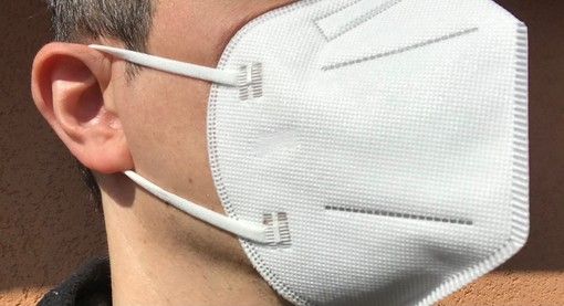 Covid: verso super green pass in bar e ristoranti anche al bancone, mascherine Ffp2 al chiuso, terza dose dopo 4 mesi