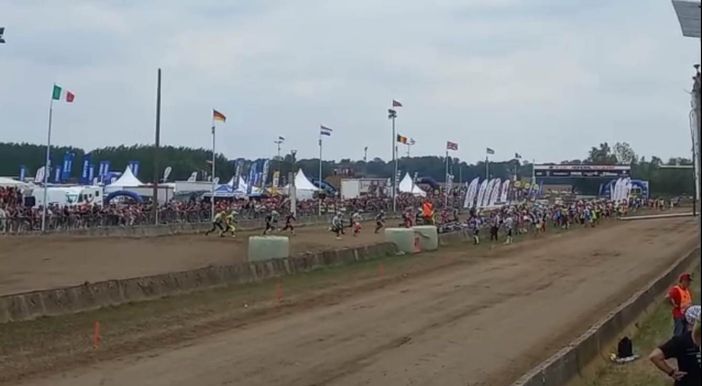 La spettacolare partenza tipo "Le Mans" La spettacolare partenza tipo "Le Mans"