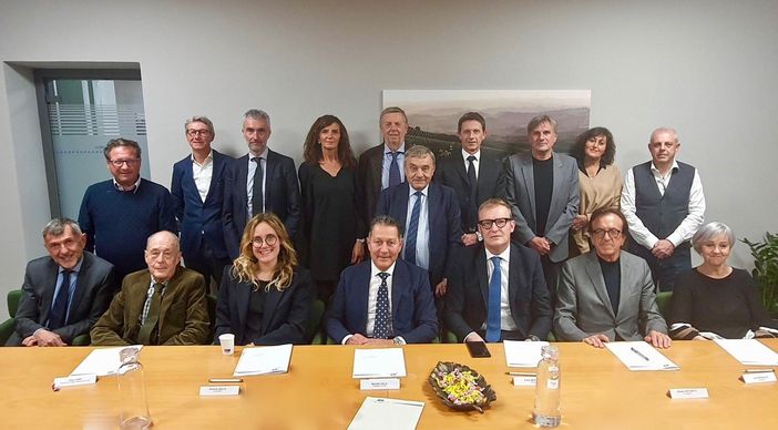 Foto di gruppo al termine della seduta del Consiglio direttivo ACA Foto di gruppo al termine della seduta del Consiglio direttivo ACA