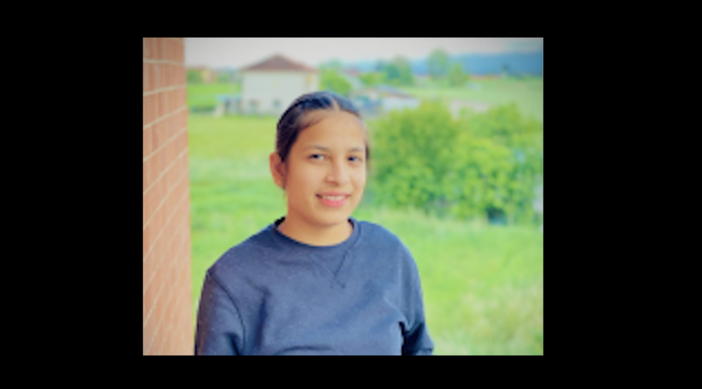 La giovane Jasmeen Kaur La giovane Jasmeen Kaur