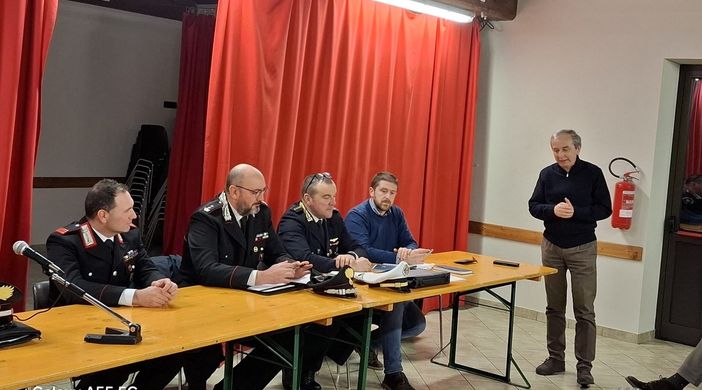 La riunione del comitato di quartiere S.Michele La riunione del comitato di quartiere S.Michele